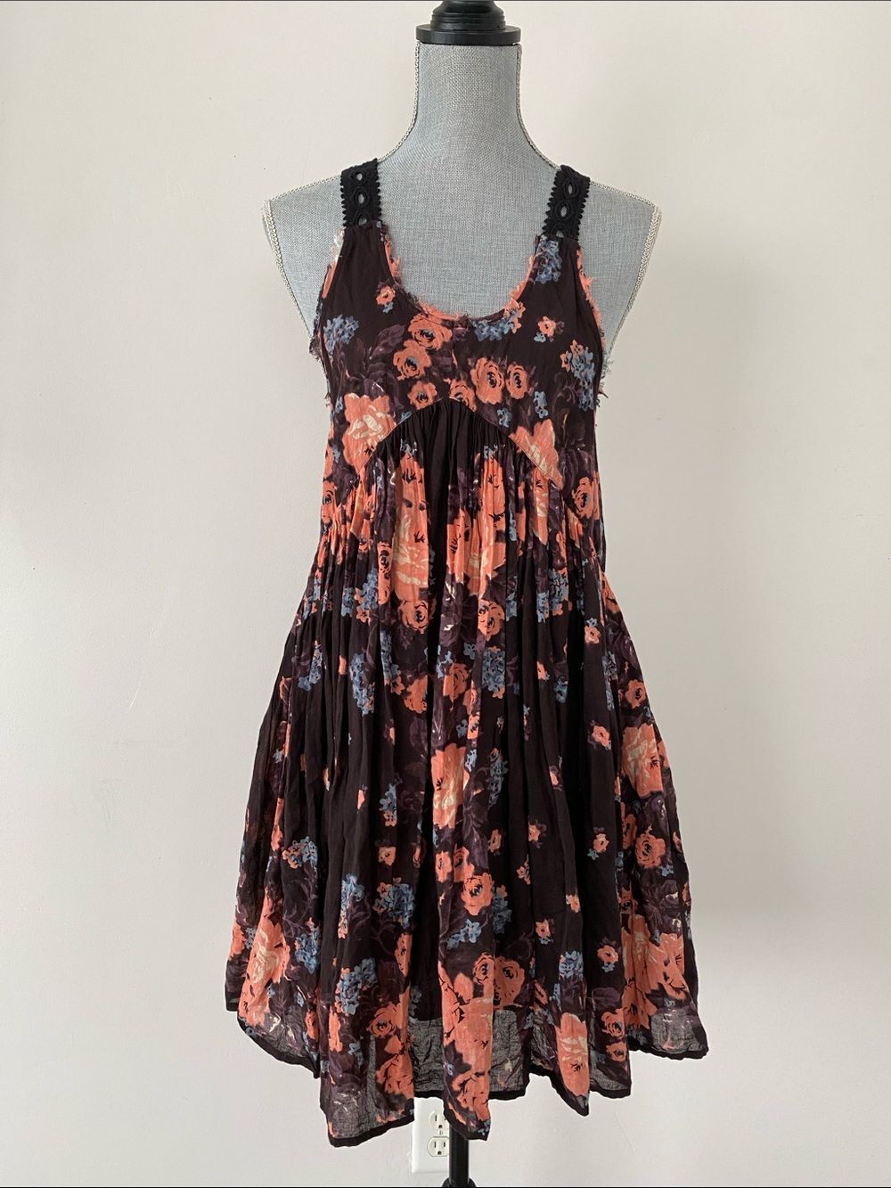 Free People Burgundy & Coral Floral Open Back Babydoll Dress Sz M Lace Boho Chic - Picture 2 of 14